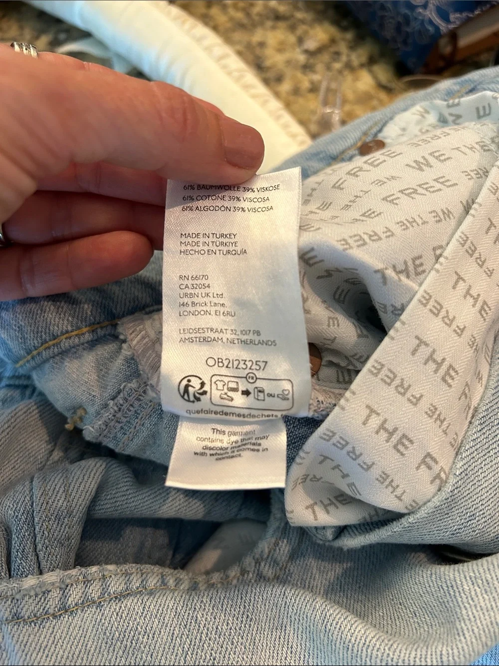 WE TGE FREE Sz 25 Eden Slouch Wide Light Wash Wide Leg - Picture 7 of 7